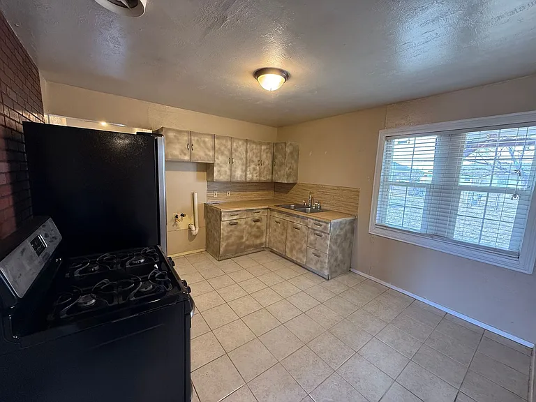 232 Lincoln Ave — Photo 14