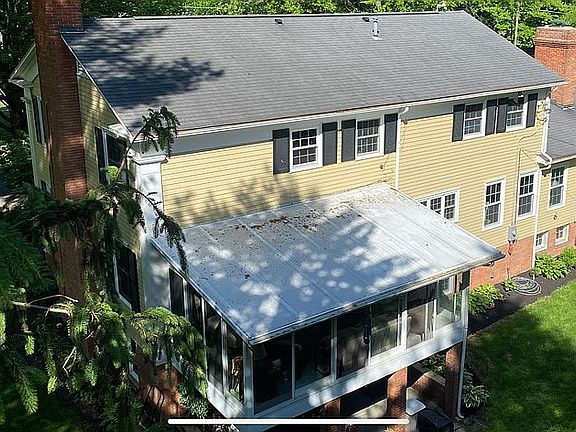 3rd image of 2839 Wayne St