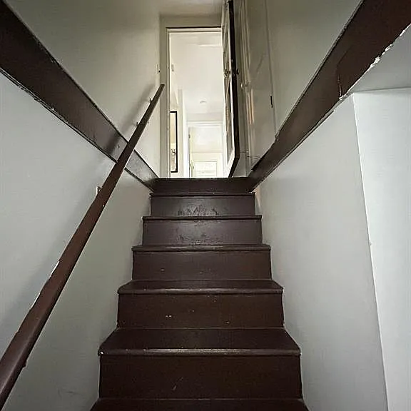 3153 Peter St #UPPER — Photo 2
