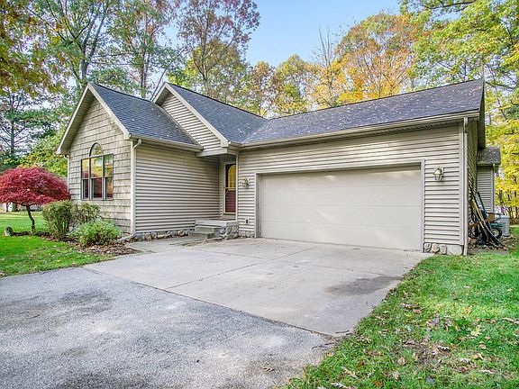 4th image of 1055 N Emily Kay Ct