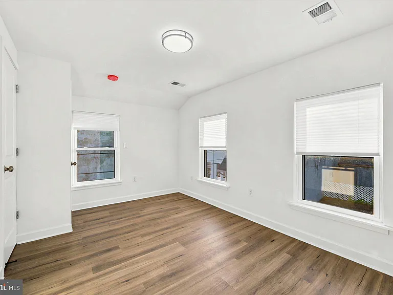 514 Ryers Ave #B — Photo 14