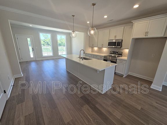 5th image of 1341 Rebecca Johns Dr