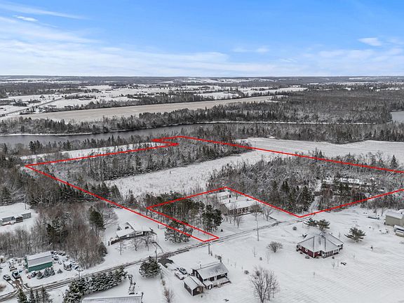 2nd image of 47 Maple St