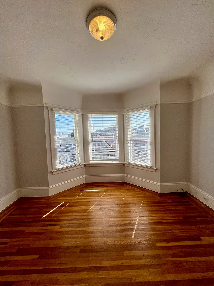 Building Photo - 1630 Sanchez St #6
