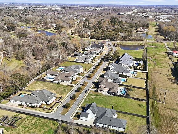 5th image of 134 Valhalla Blvd