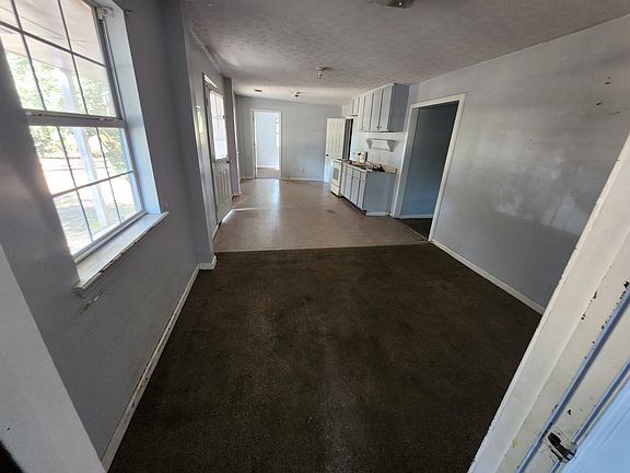 2nd image of 4451 Forest Dr