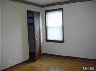 913 Chain Of Rocks Dr, Saint Louis, MO 63137