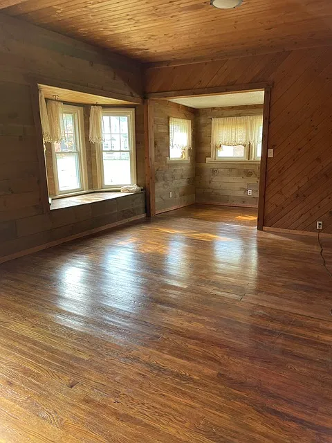 2 bed, 1026 sqft, $1,350 — Photo 3
