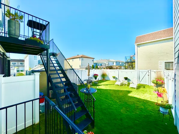 6008 Beach Front Road image 16 of 29