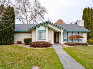 150 W Mountain View Ln, Richland, WA 99352
