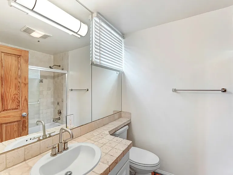 ISO - Isola Bella Townhomes — Photo 25