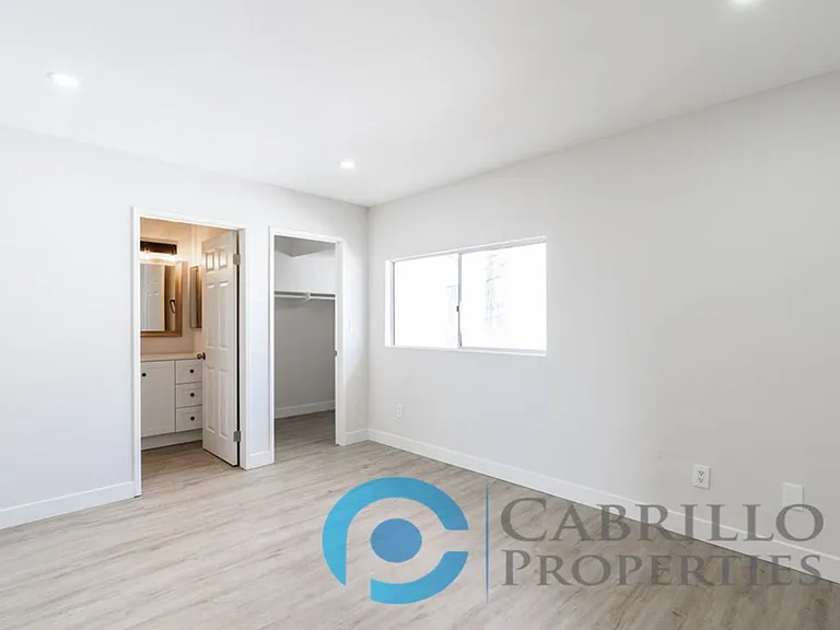 4776 Bancroft St — Photo 17