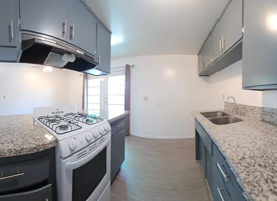 3055 N East St #3