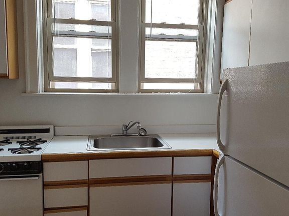5th image of 1120 S Austin Blvd APT 3E