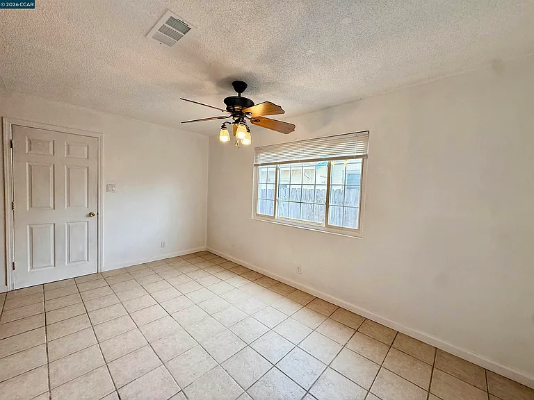 15 Lena Dr — Photo 4