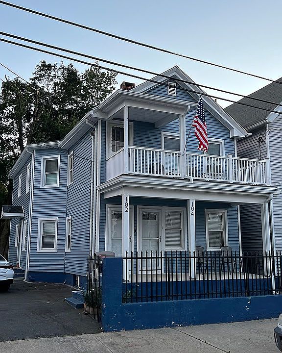 2nd image of 102 Morris St