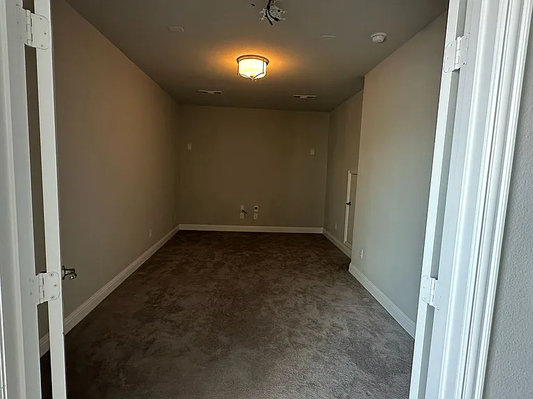 8533 Pine Valley Dr — Photo 23