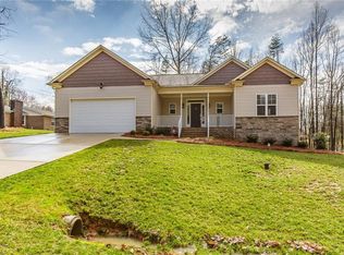 407 Eva Ln, Greensboro, NC 27455