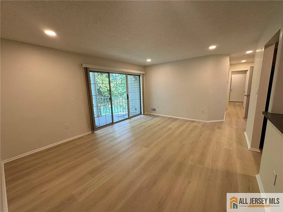 7 Sheffield Ct