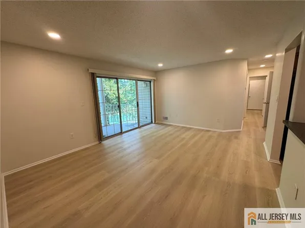 7 Sheffield Ct, North Brunswick, NJ 08902