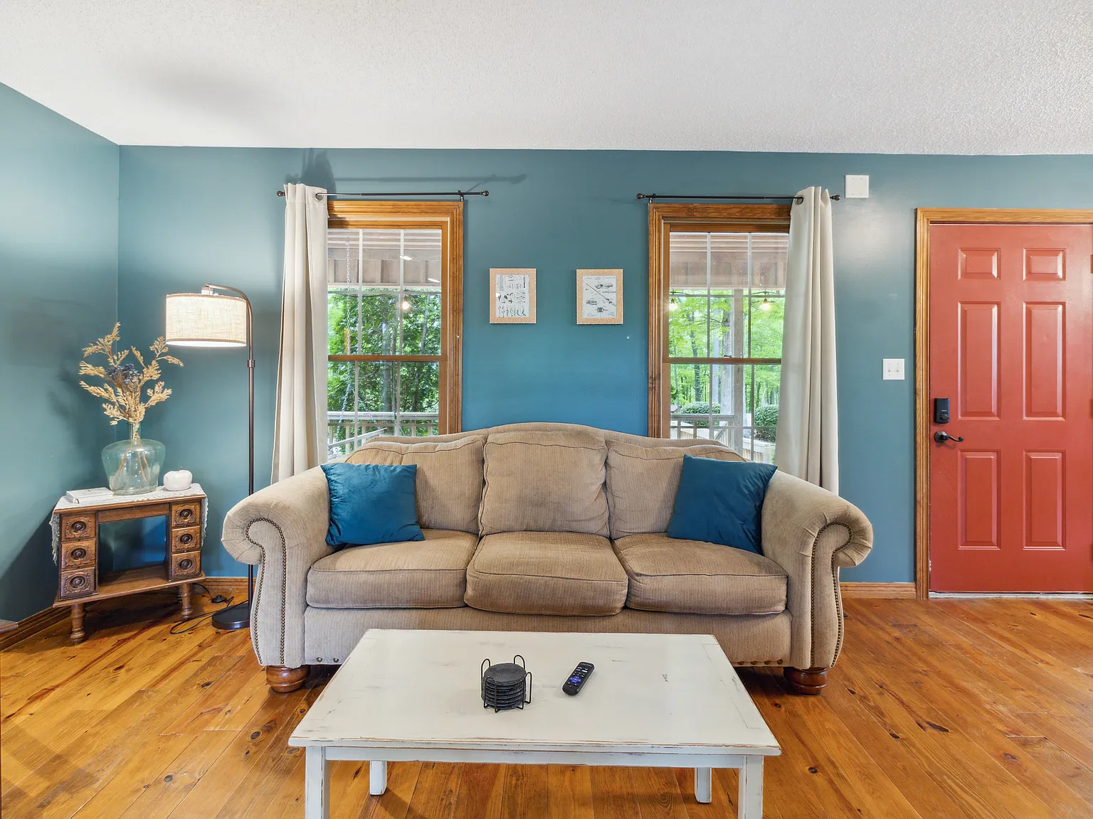 3 bed, 2349 sqft, $2,350 — Photo 4