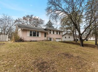 10608 Xavis St NW, Coon Rapids, MN 55433