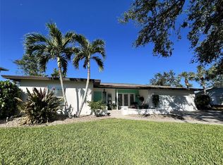 481 Magellan Dr, Sarasota, FL 34243