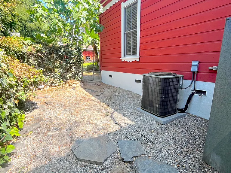 703 Manzanita Ave — Photo 35