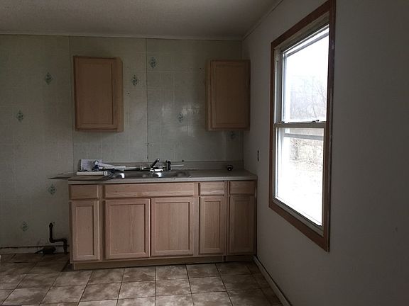 3rd image of 106 Winona Blvd