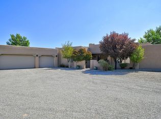 102 Stella Ln, Corrales, NM 87048