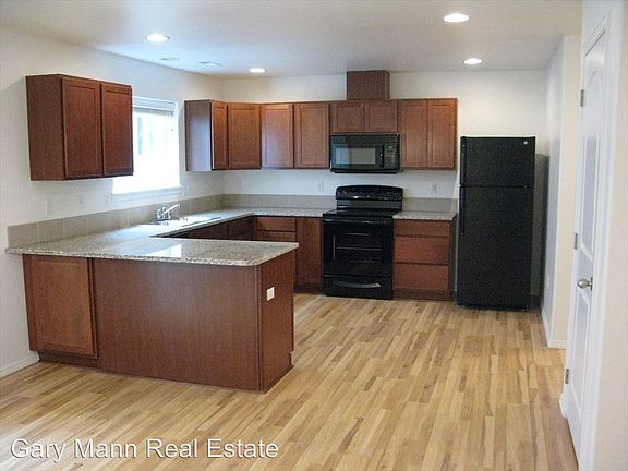 4th image of 104 E Mizzou Ct