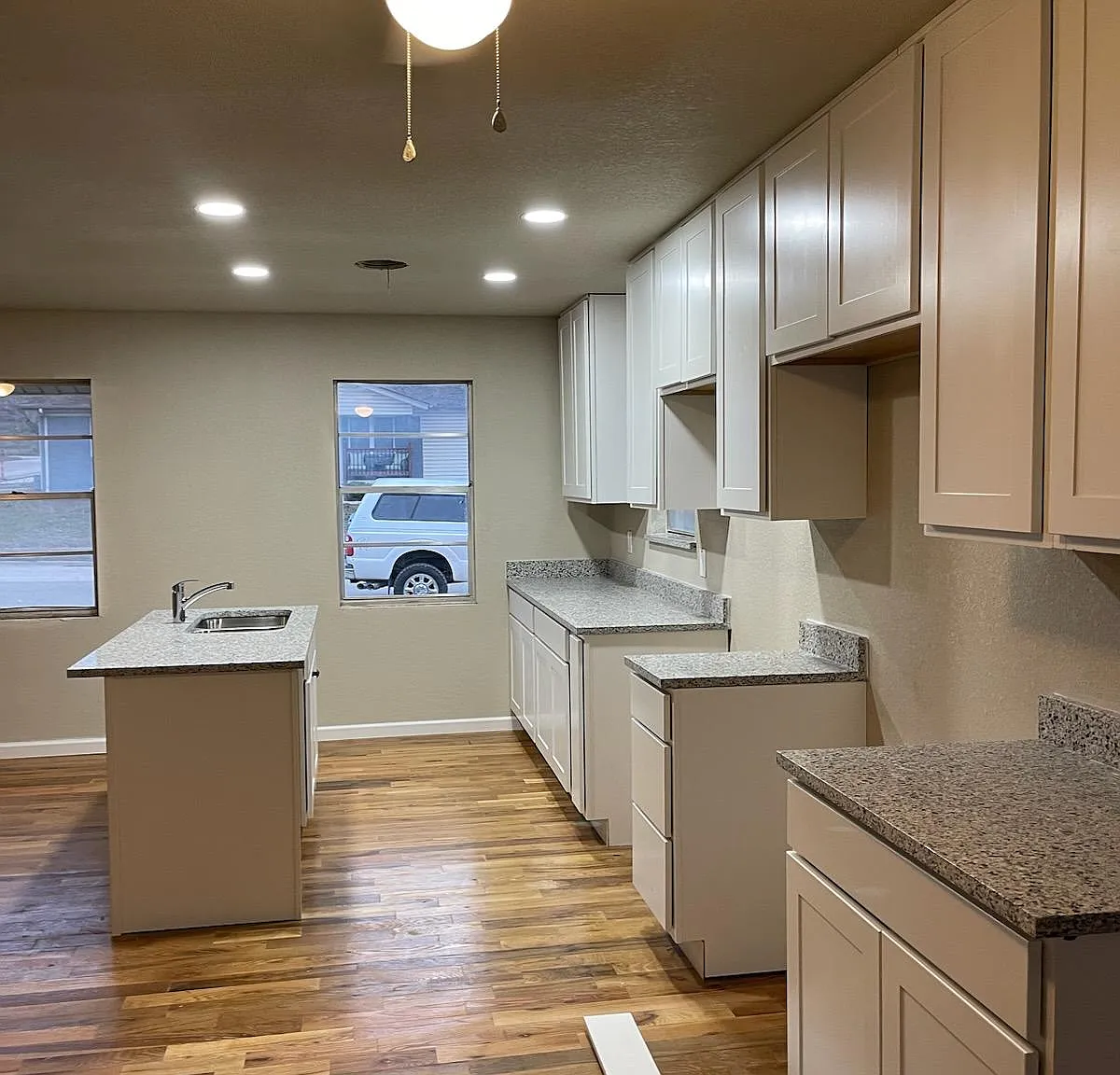3 bed, 1036 sqft, $1,450 — Photo 2
