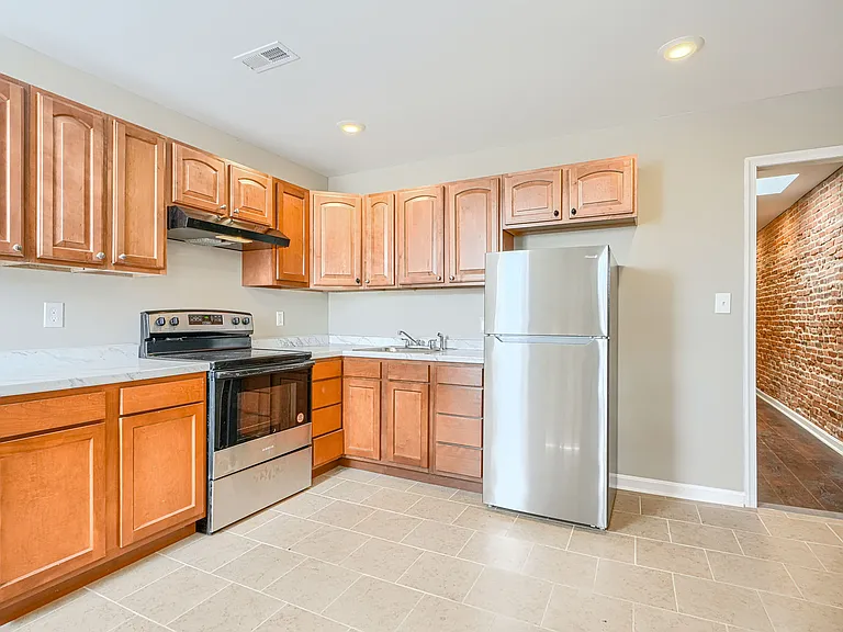 446 N Linwood Ave #2 — Photo 10