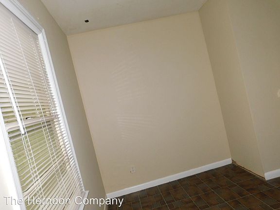 4th image of 821 Vallotton Dr