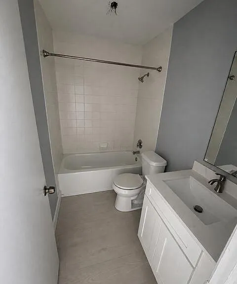 4703 NW 9th Dr — Photo 2
