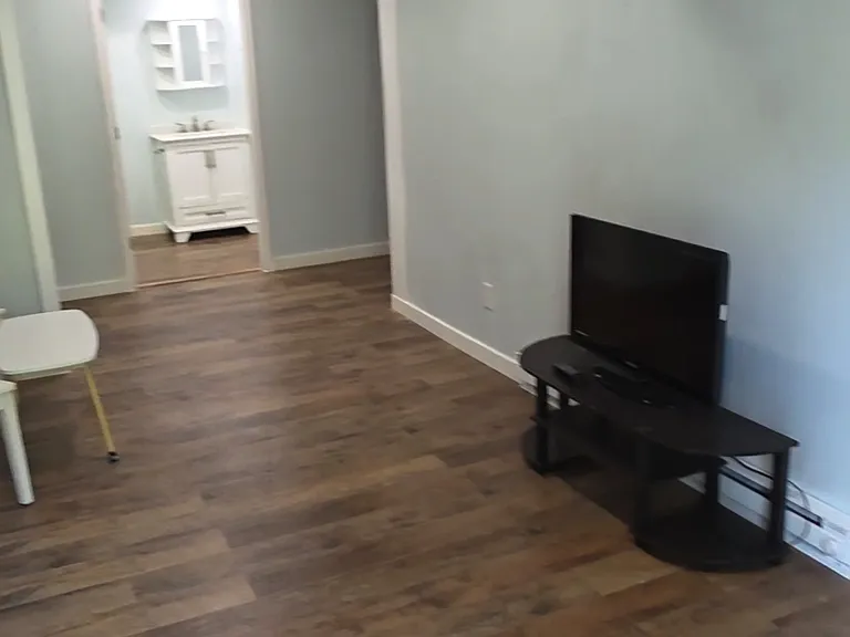 927 College Ave #9 — Photo 11
