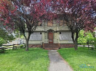 2703 Fulton St, Toledo, OH 43610