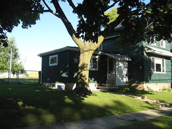 3rd image of 1006 Mechanic St