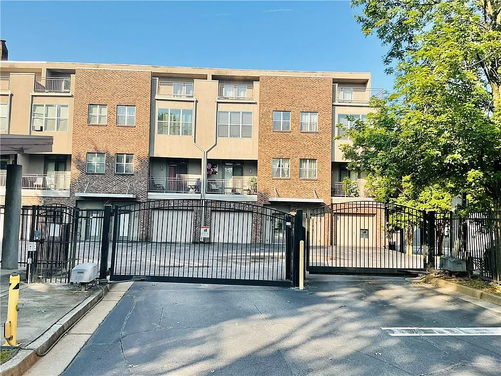 Building Photo - 238 Walker St SW #22