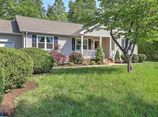 38 Chippewa Ln, Palmyra, VA 22963