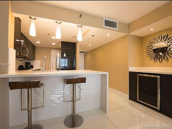 3rd image of 1717 N Bayshore Dr APT 3555