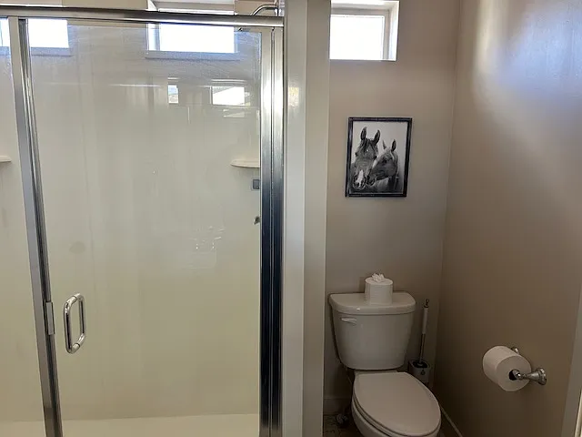 415 S 740 E — Photo 10
