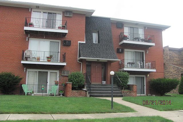 1st image of 10422 Mansfield Ave APT 3SW