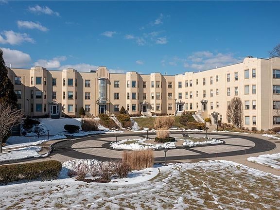 3rd image of 1180 Narragansett Blvd APT F6