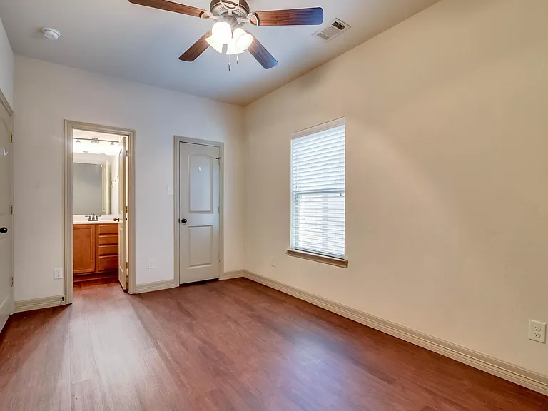 2816 Forest Park Blvd — Photo 8