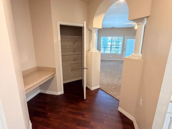 1450 Villa Capri Cir APT 308