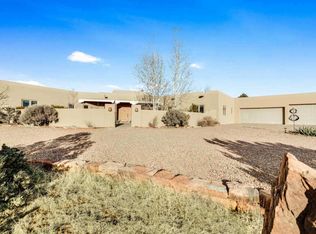 7 Estancia Ct, Santa Fe, NM 87506