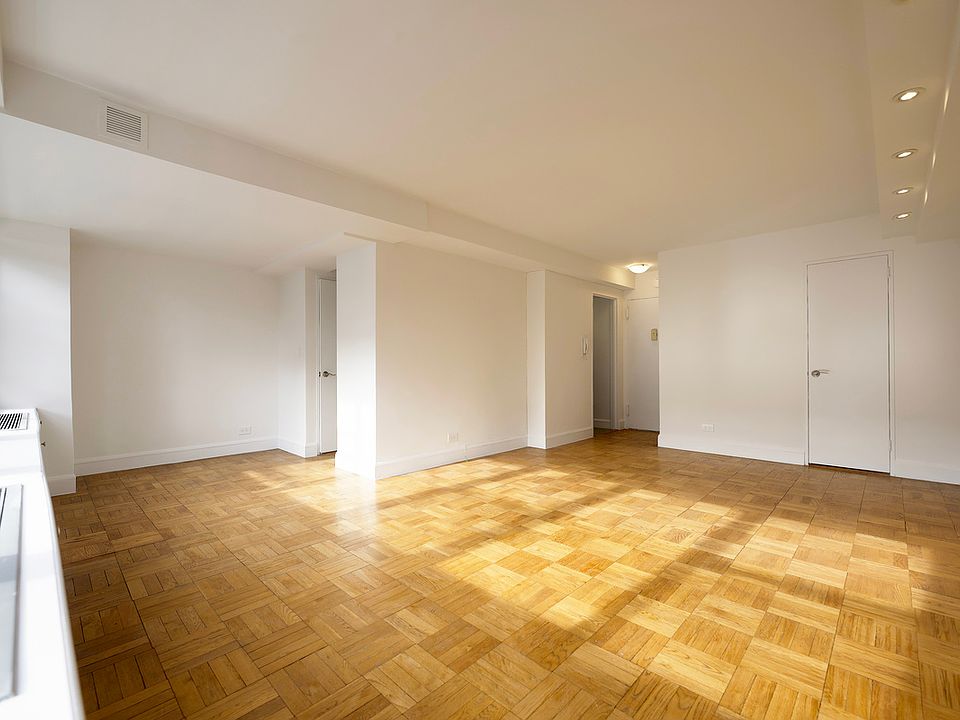 2nd image of 225 E 93rd St APT 8C