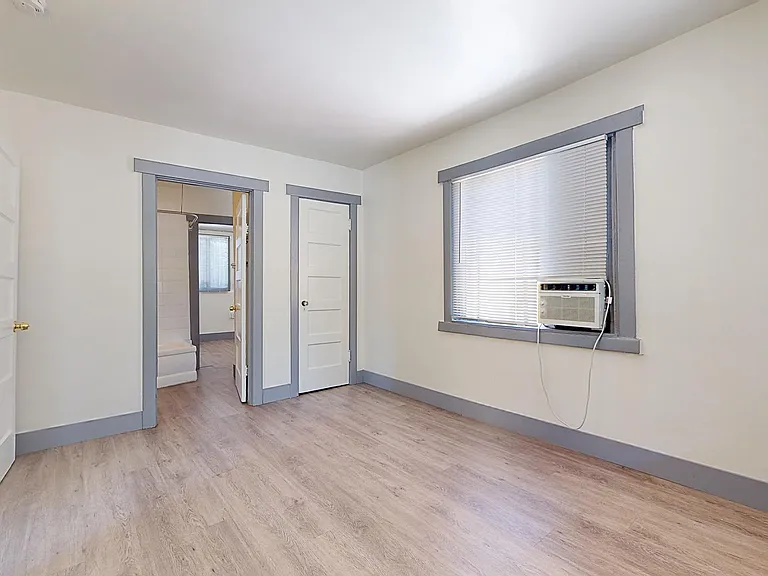1127 Bell St — Photo 23