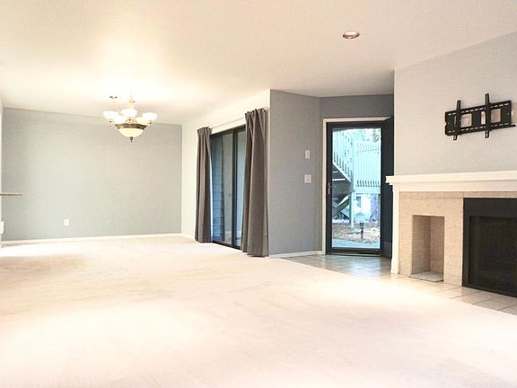 5th image of 1260 Bellevue Way NE APT 5